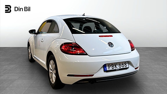 Volkswagen Beetle 3 of 5