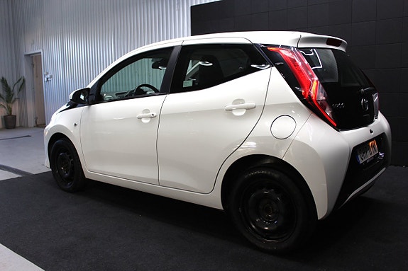 Toyota Aygo 4 of 5