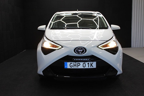 Toyota Aygo 2 of 5