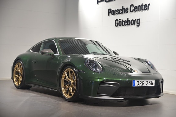 Porsche 911 GT3 2 of 5