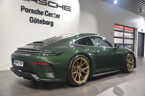 Porsche 911 GT3 4 of 5