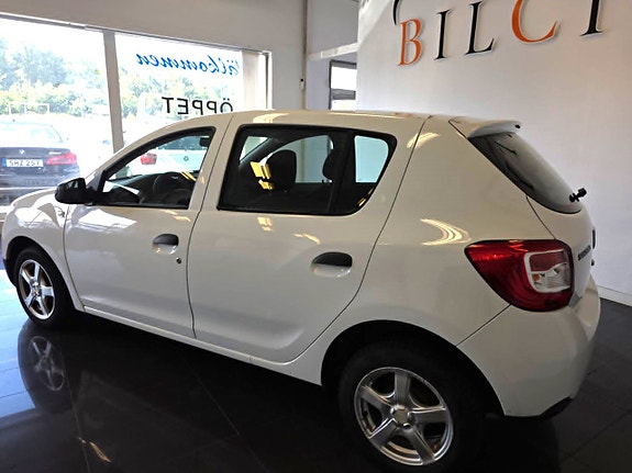 Dacia Sandero 7 of 20