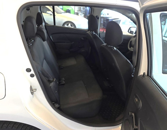 Dacia Sandero 12 of 20