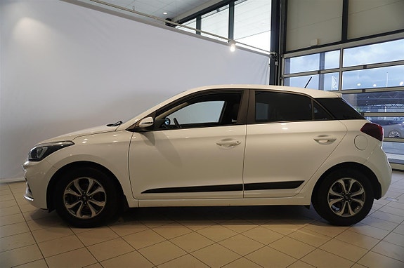 Hyundai i20 3 of 5