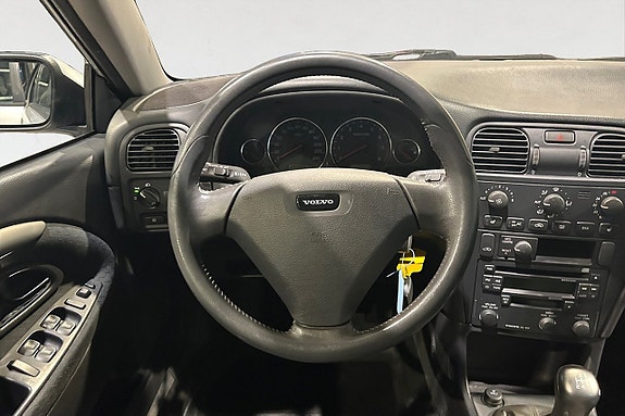 Volvo V40 13 of 17