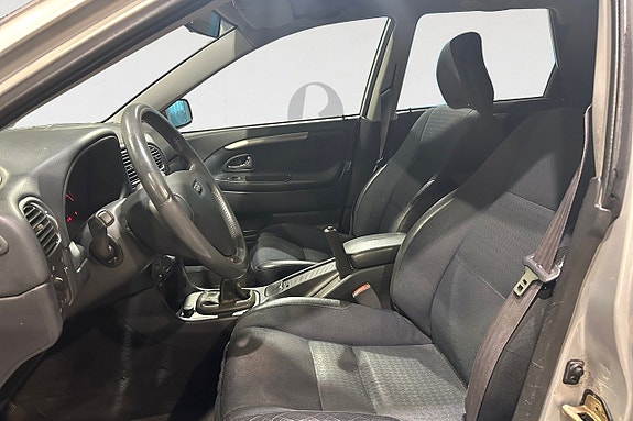 Volvo V40 10 of 17