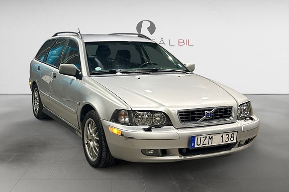 Volvo V40 8 of 17