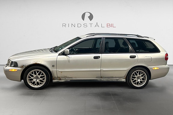 Volvo V40 3 of 5