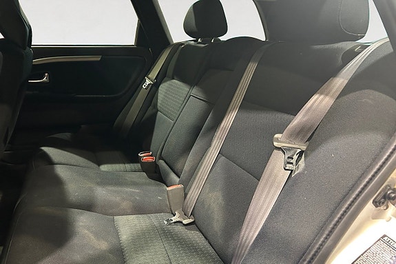 Volvo V40 14 of 17