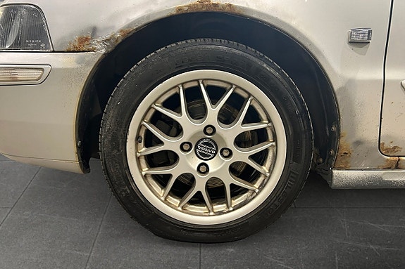 Volvo V40 16 of 17
