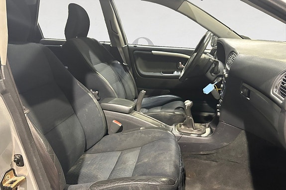 Volvo V40 15 of 17