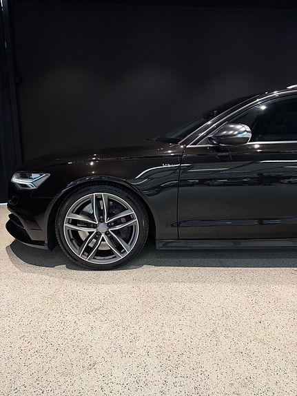 Audi S6 5 of 5