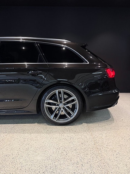 Audi S6 4 of 5