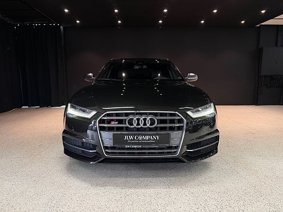 Audi S6 2 of 5