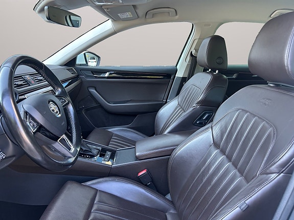 Skoda Superb 10 of 30