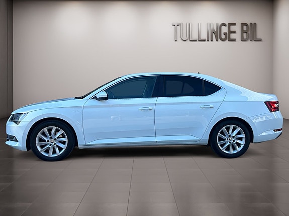 Skoda Superb 2 of 5