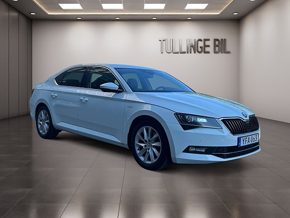 Skoda Superb 7 of 30