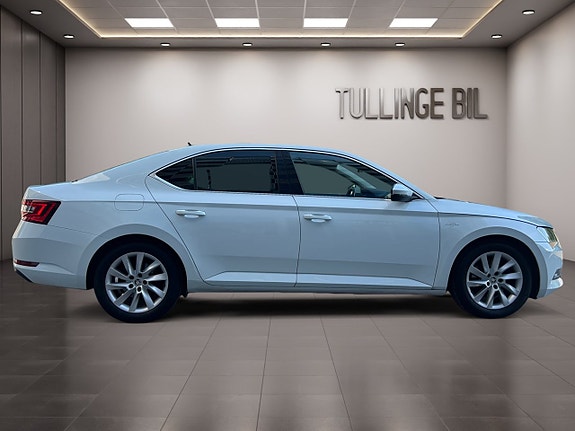 Skoda Superb 6 of 30