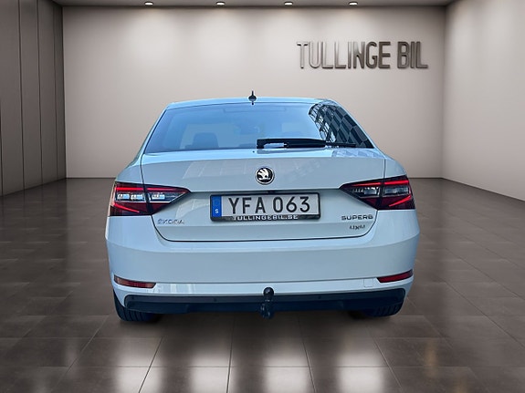 Skoda Superb 4 of 5