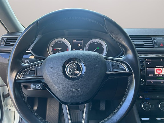 Skoda Superb 12 of 30