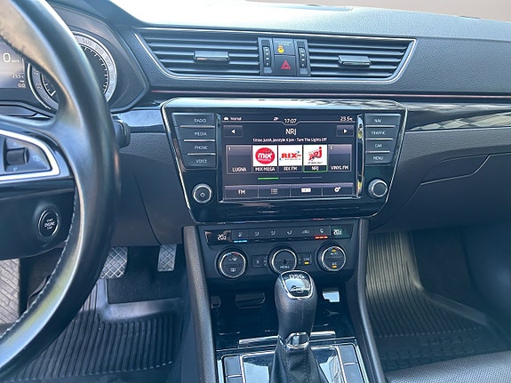 Skoda Superb 15 of 30