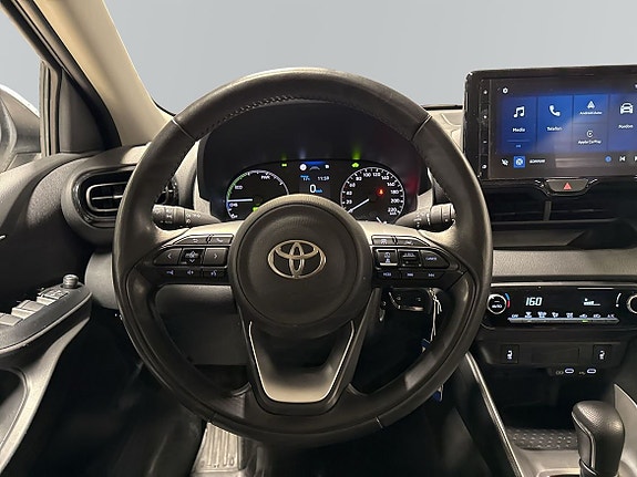 Toyota Yaris 9 of 12