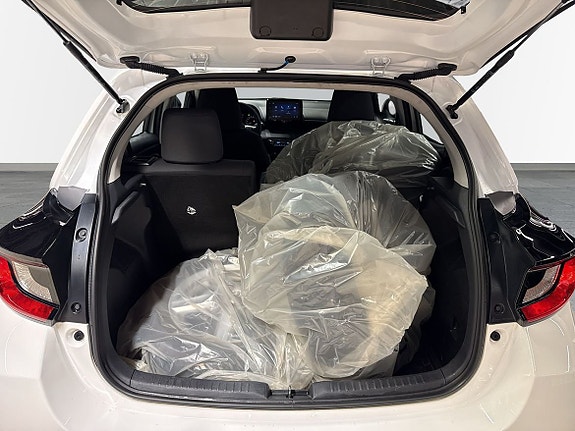 Toyota Yaris 10 of 12