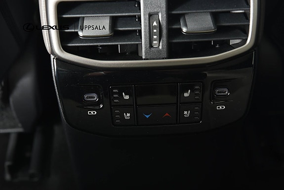 Lexus RX450h+ 10 of 30