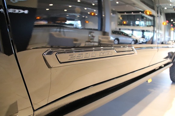 Chevrolet Silverado 2500 4 of 5