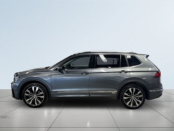 Volkswagen Tiguan Allspace 4 of 5