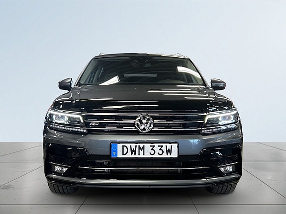Volkswagen Tiguan Allspace 2 of 5