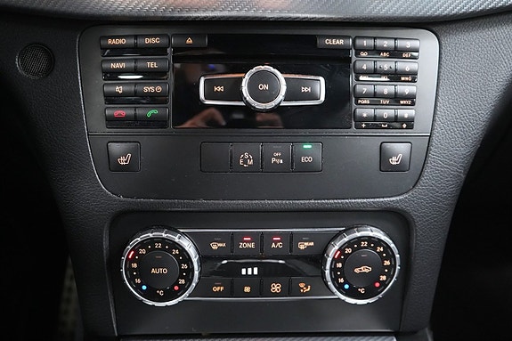 Mercedes-Benz GLK220 21 of 26