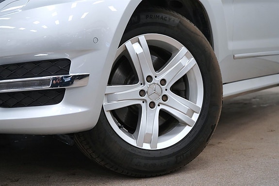 Mercedes-Benz GLK220 10 of 26