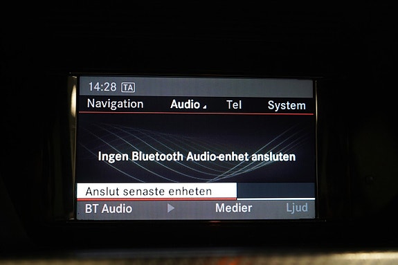Mercedes-Benz GLK220 23 of 26