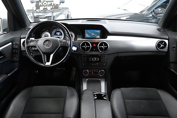 Mercedes-Benz GLK220 18 of 26