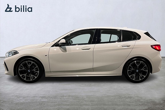 BMW 118i 3 of 5