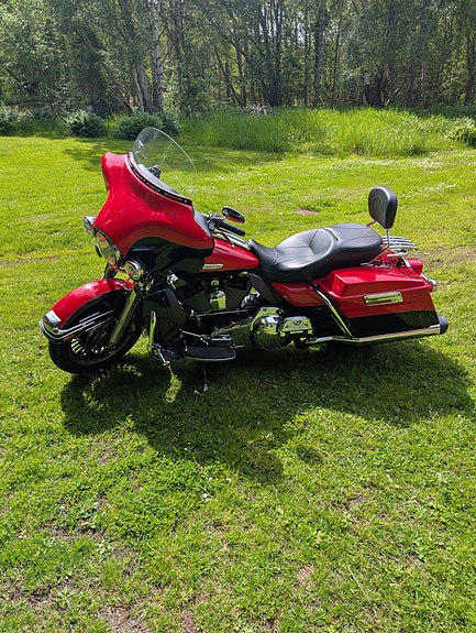 Harley-Davidson Ultra 2 of 4