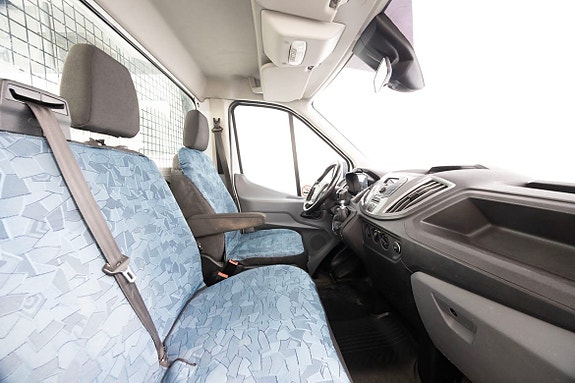 Ford Transit 9 of 12