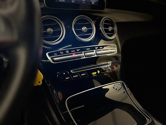 Mercedes-Benz GLC220 d 24 of 30