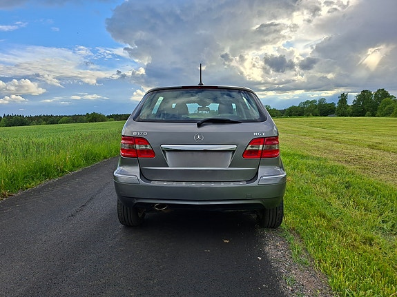 Mercedes-Benz B170 5 of 5