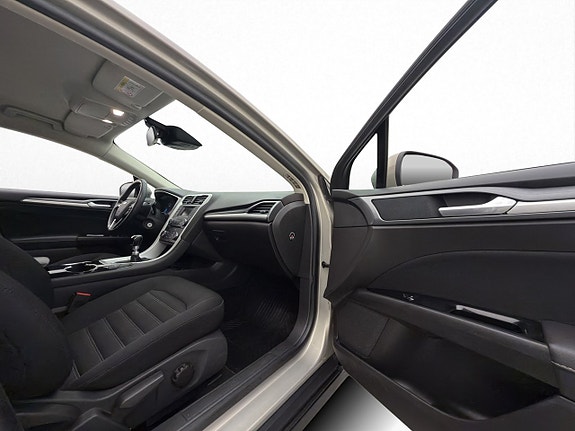 Ford Mondeo 21 of 27