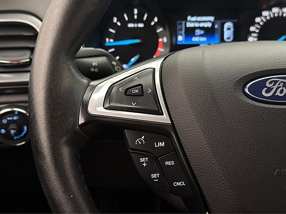 Ford Mondeo 15 of 27