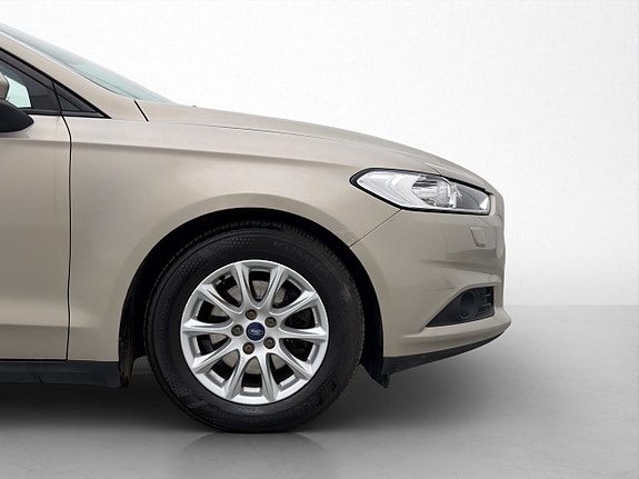 Ford Mondeo 25 of 27