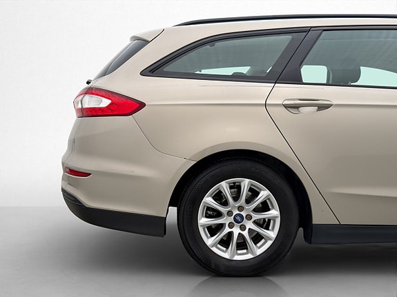 Ford Mondeo 24 of 27