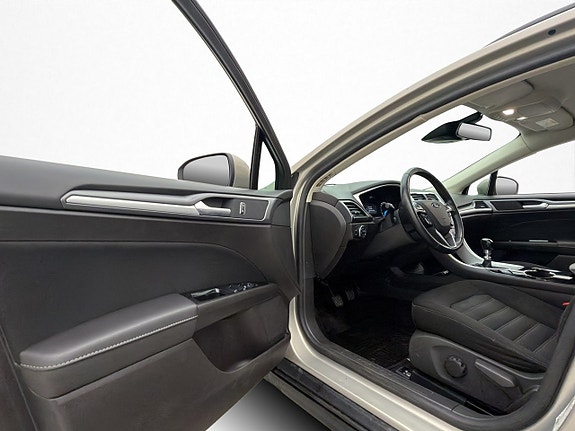 Ford Mondeo 10 of 27