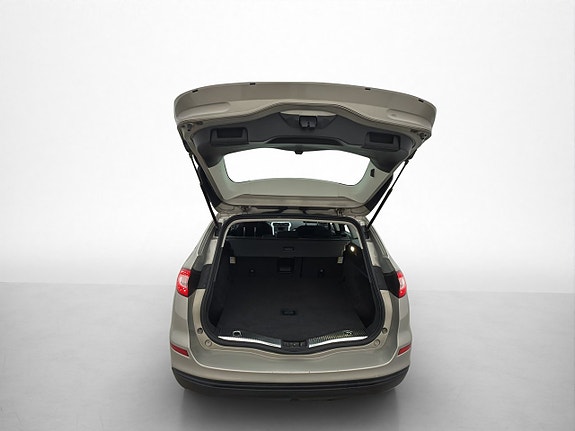 Ford Mondeo 23 of 27