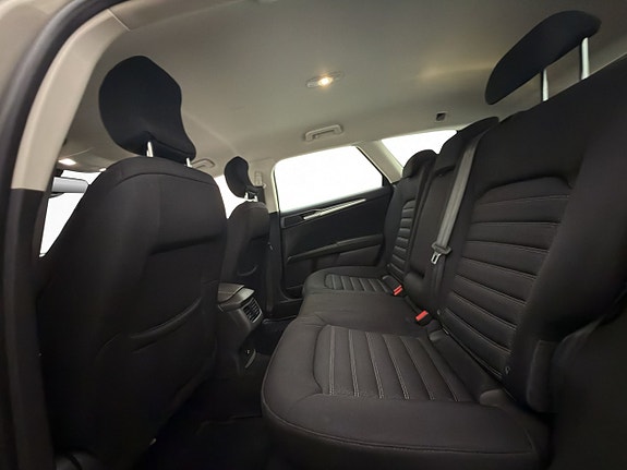 Ford Mondeo 22 of 27