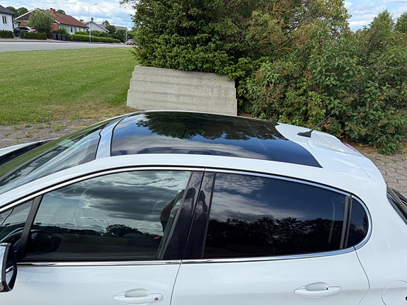 Peugeot 208 9 of 13