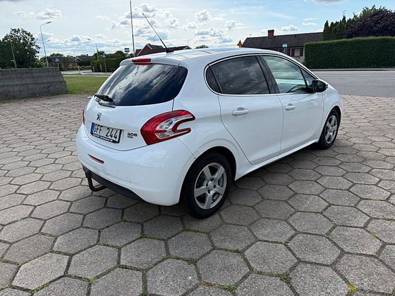 Peugeot 208 6 of 13