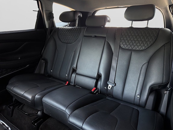 Hyundai Santa Fe 26 of 30